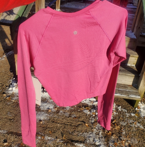 Cropped Swiftly Tech Long Sleeve - Picture 3 of 3